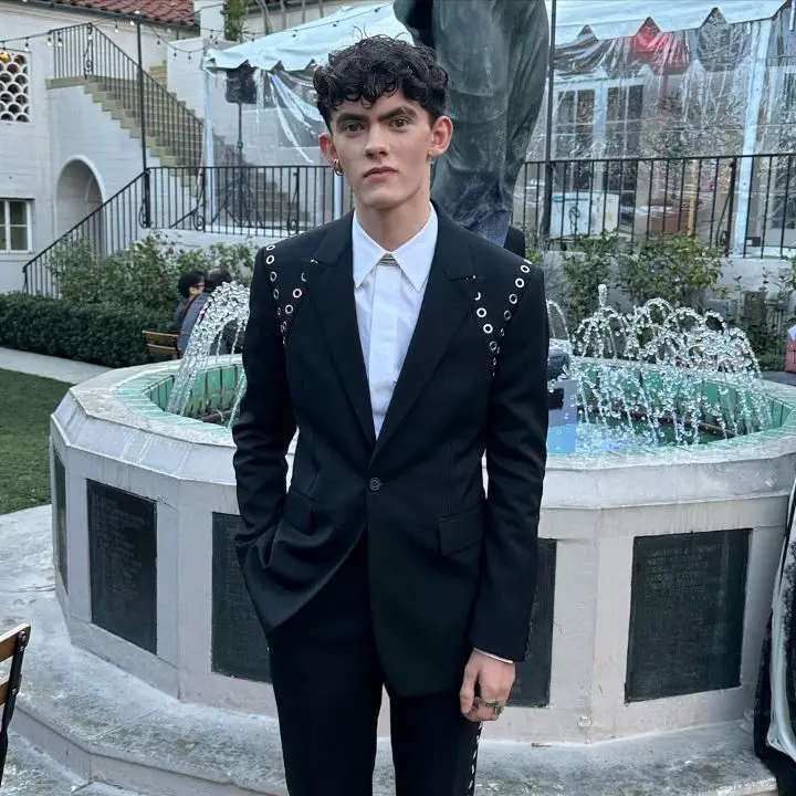 Joe Locke revealed his sexuality as being gay. celebsindepth.com