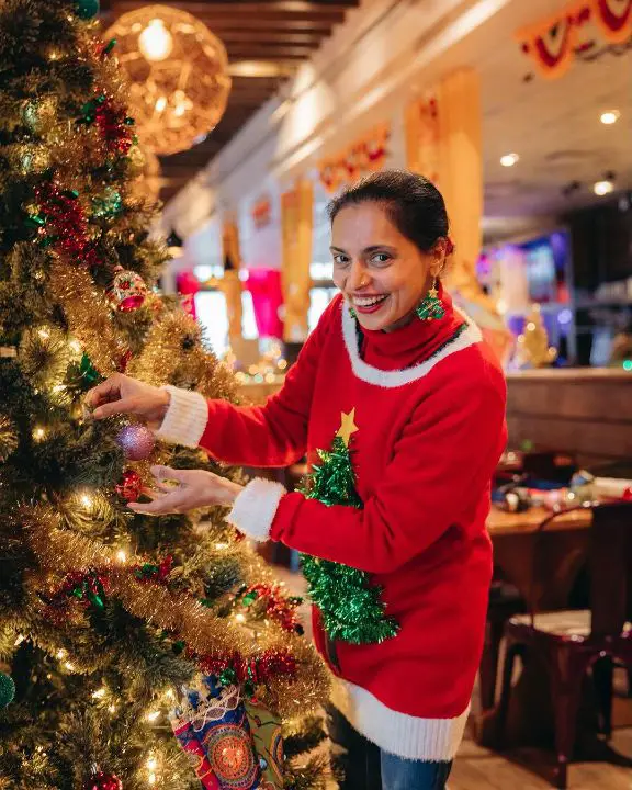 Maneet Chauhan's pregnancy rumors seem to be fake. celebsindepth.com