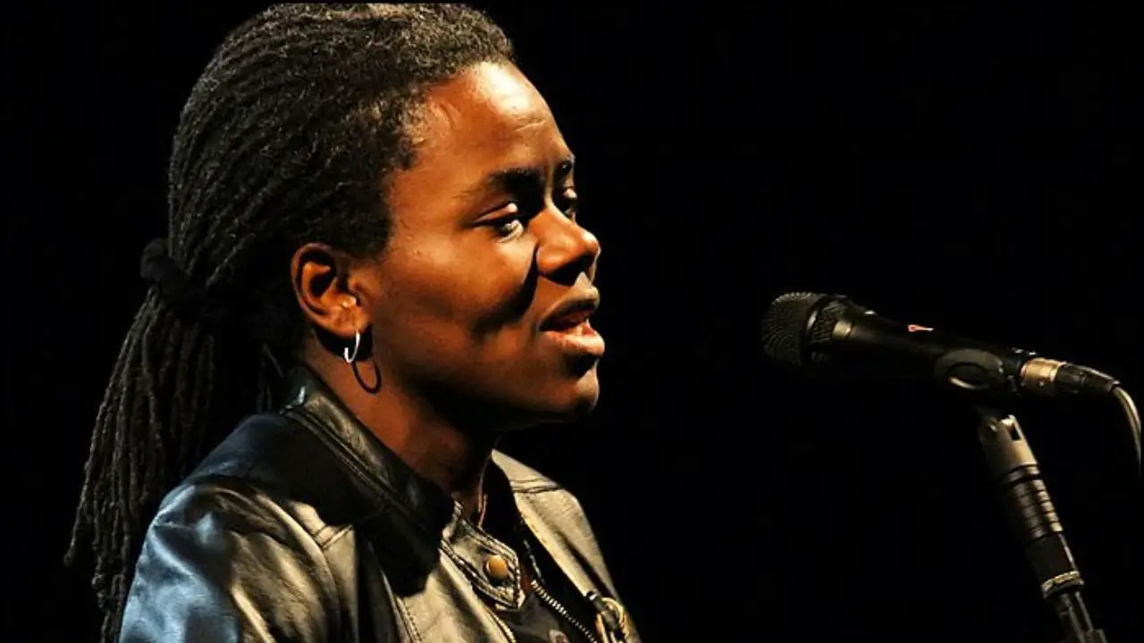 Tracy Chapman is still in a relationship with her girlfriend, Guinevere Turner. celebsindepth.com