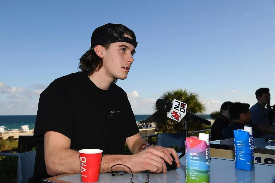 Jack Hughes doesn't have any lovers. celebsindepth.com