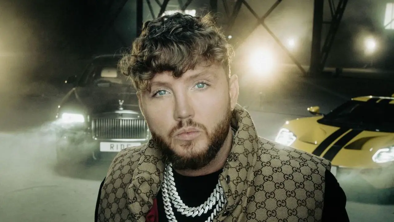 James Arthur gained weight of more than 17 pounds. celebsindepth.com