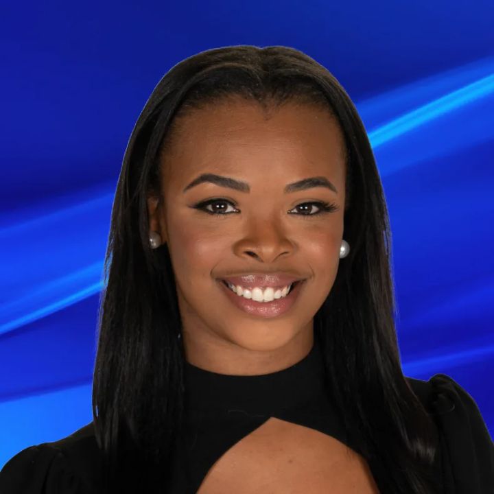 Jasmine Secrest's fans have appreciated her new fixed teeth. celebsindepth.com