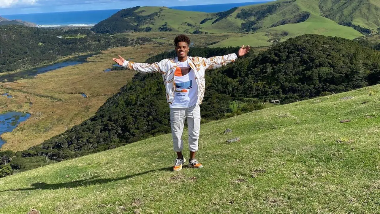 jordon-fite-gold-dino-fury-ranger-netflix-2021