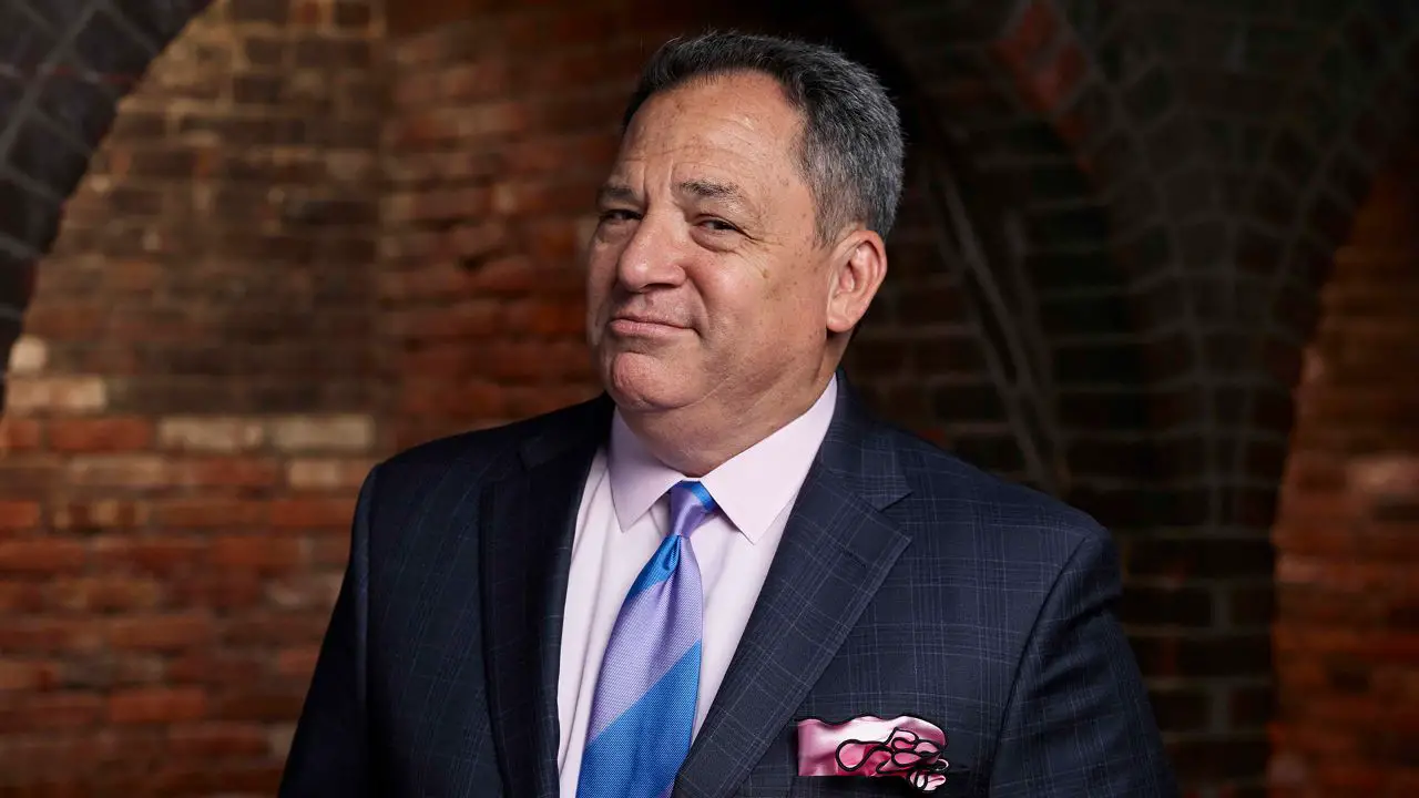 Josh Mankiewicz had neither surgery nor a heavy workout. celebsindepth.com 