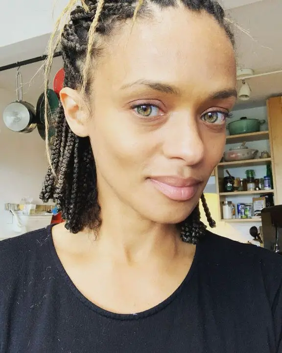 Kandyse McClure's eyes are hazel. celebsindepth.com