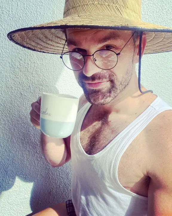 Kuro doesn't have devil's fruit. celebsindepth.com
