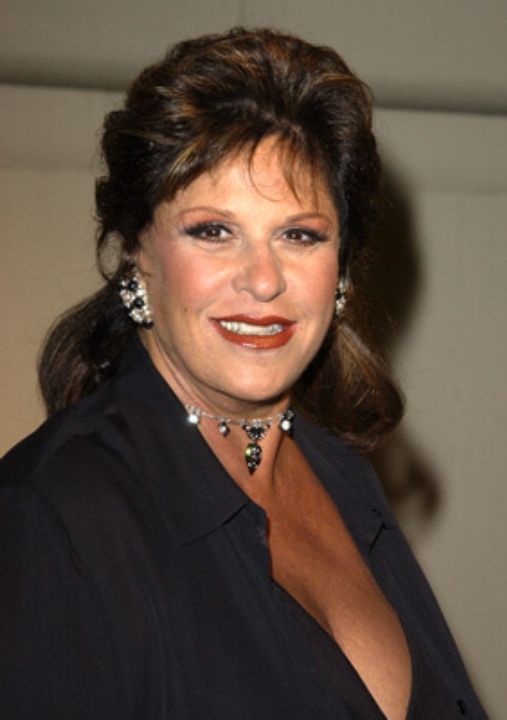 Lainie Kazan seems to have gotten Botox and fillers. celebsindepth.com