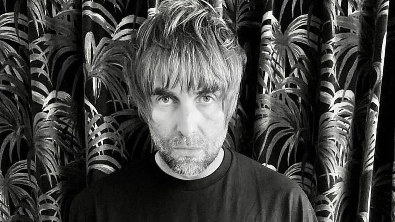 Liam Gallagher likes his wrinkled face. celebsindepth.com
