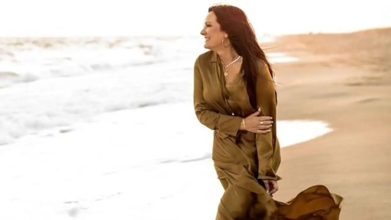Lysa Terkeurst changed her eating plans and diet for weight loss. celebsindepth.com