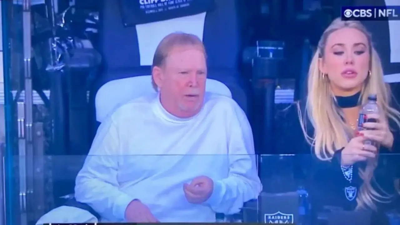 Mark Davis and Hayden Hopkins were watching the match together. celebsindepth.com