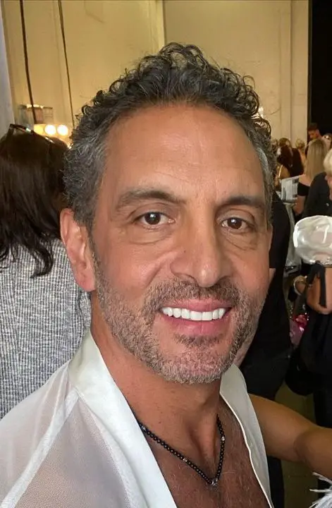 Mauricio Umansky's teeth have improved a lot and look new. celebsindepth.com