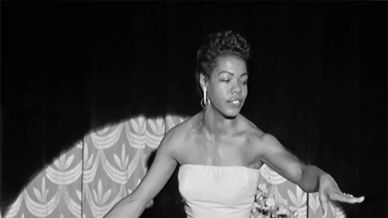 Maya Angelou's childhood life was full of struggles. celebsindepth.com