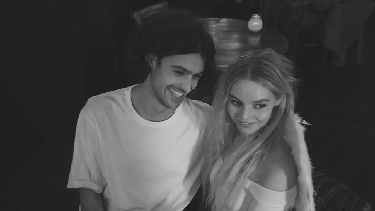 nell-hudson-boyfriend-maximillian-king-2022