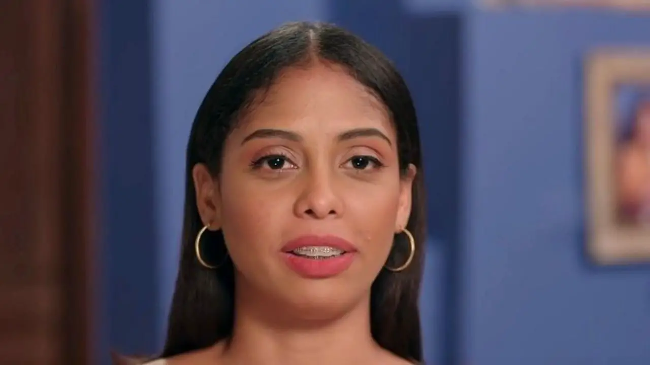 Nicole Jimeno had braces on her teeth for more than five years. celebsindepth.com