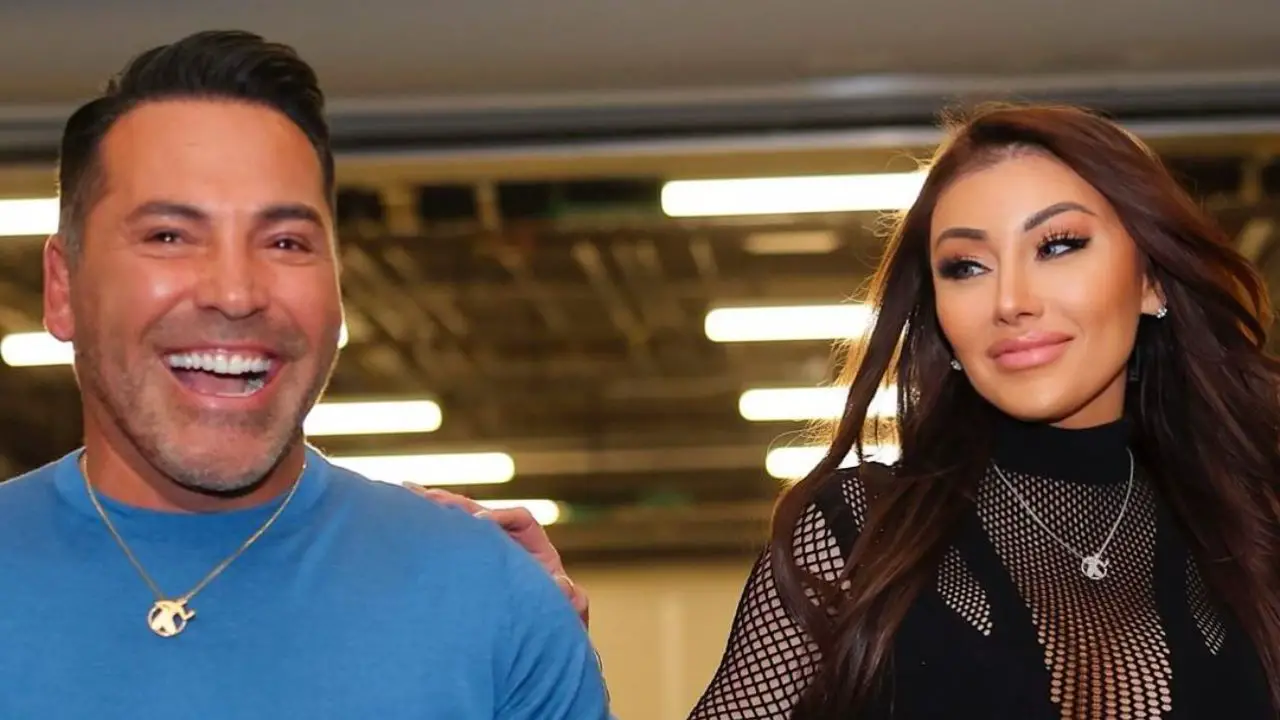 Oscar De La Hoya is dating his girlfriend Holly Sonders in 2023. celebsindepth.com