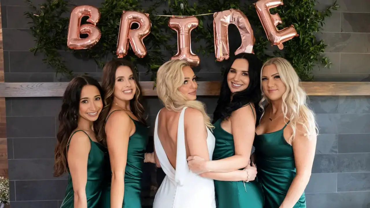 Micah Lussier with her bridesmaids.