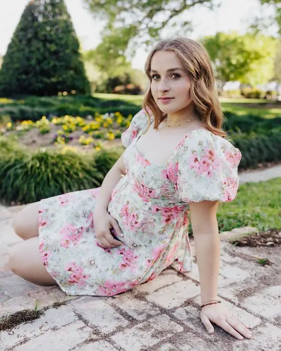 Ramie Hackett is happily living with her boyfriend. celebsindepth.com