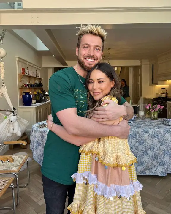 Sam Thompson with his sister Louise Thompson. celebsindepth.com