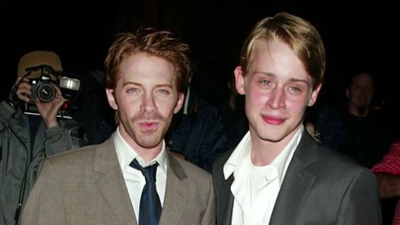 Seth Green and Macaulay Culkin are not related to each other. celebsindepth.com