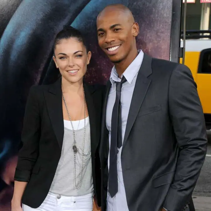 Serinda Swan and Mehcad Brooks were in a relationship. celebsindepth.com