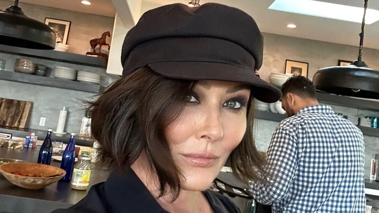 Shannen Doherty is of American nationality. celebsindepth.com