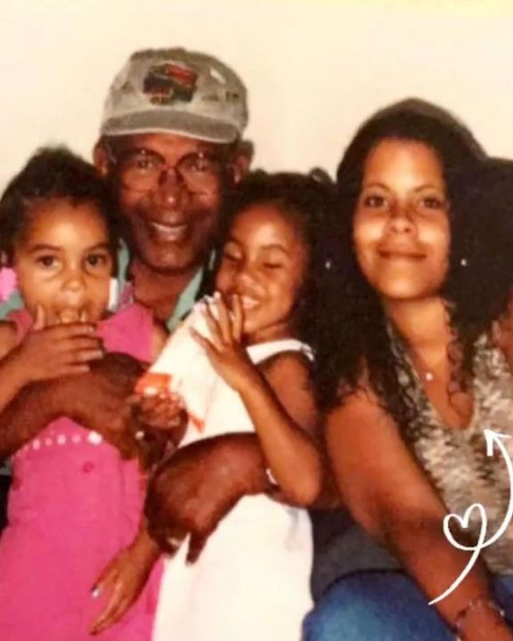 Spirit Wallace has 18 siblings, but all their names are unknown. celebsindepth.com