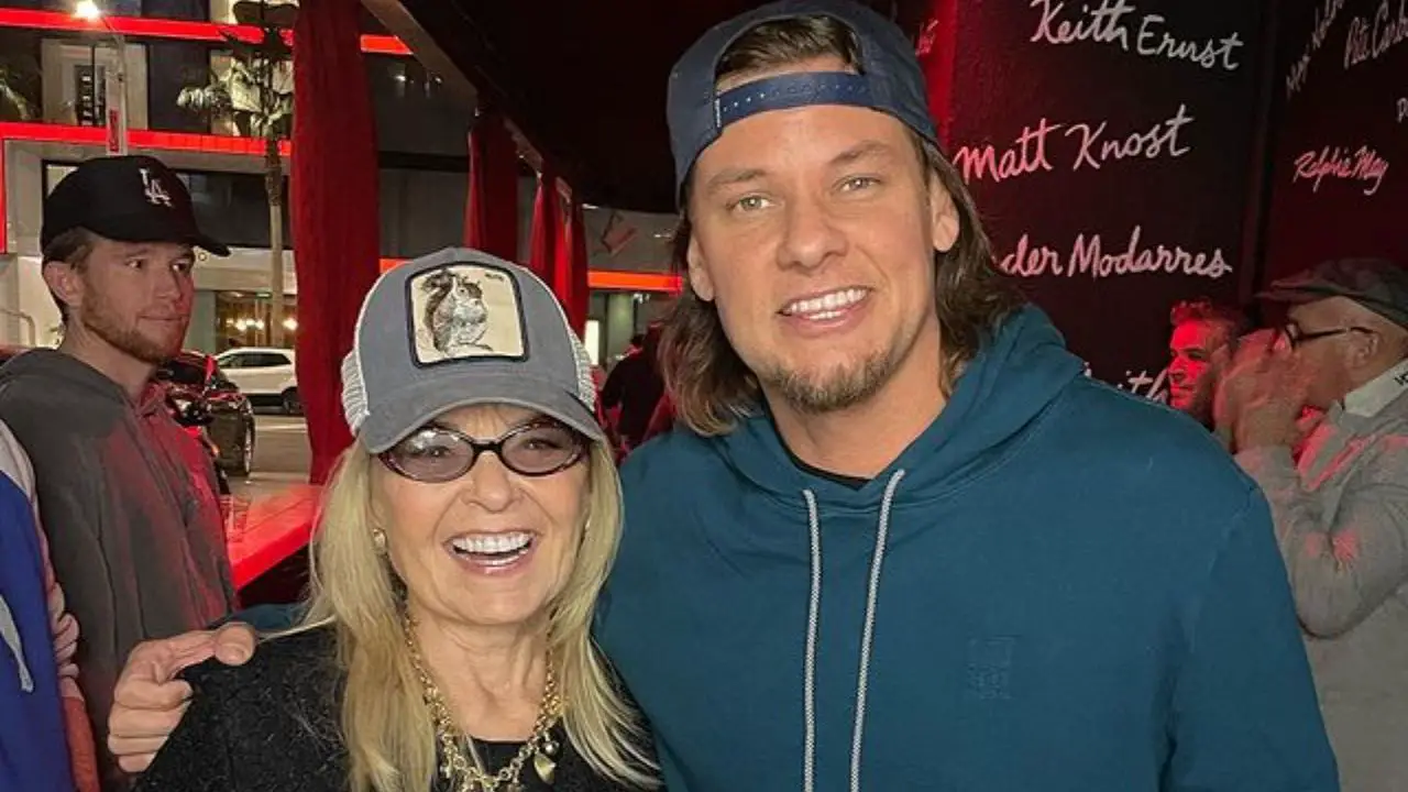 Theo Von doesn't have a wife, and neither kids. celebsindepth.com