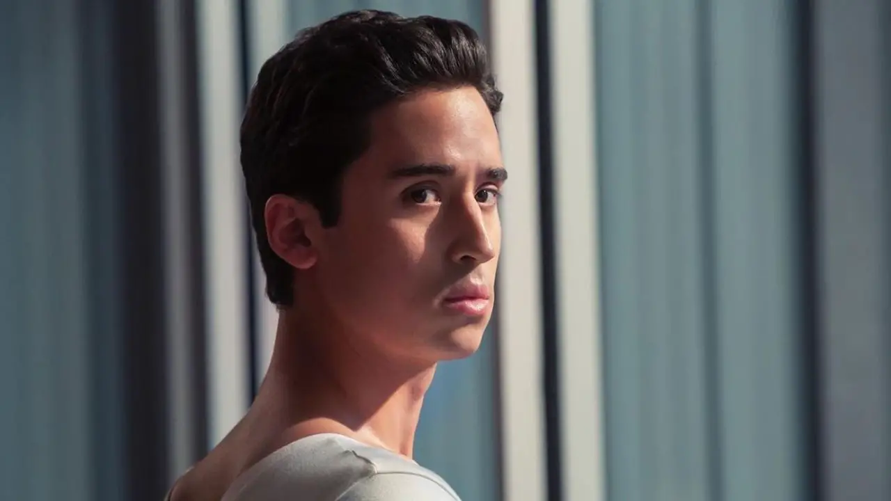 tiny-pretty-things-cast-age-michael-hsu-rosen-oldest-lead