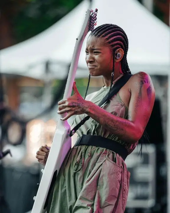 Willow Smith didn't get a BBL. celebsindepth.com
