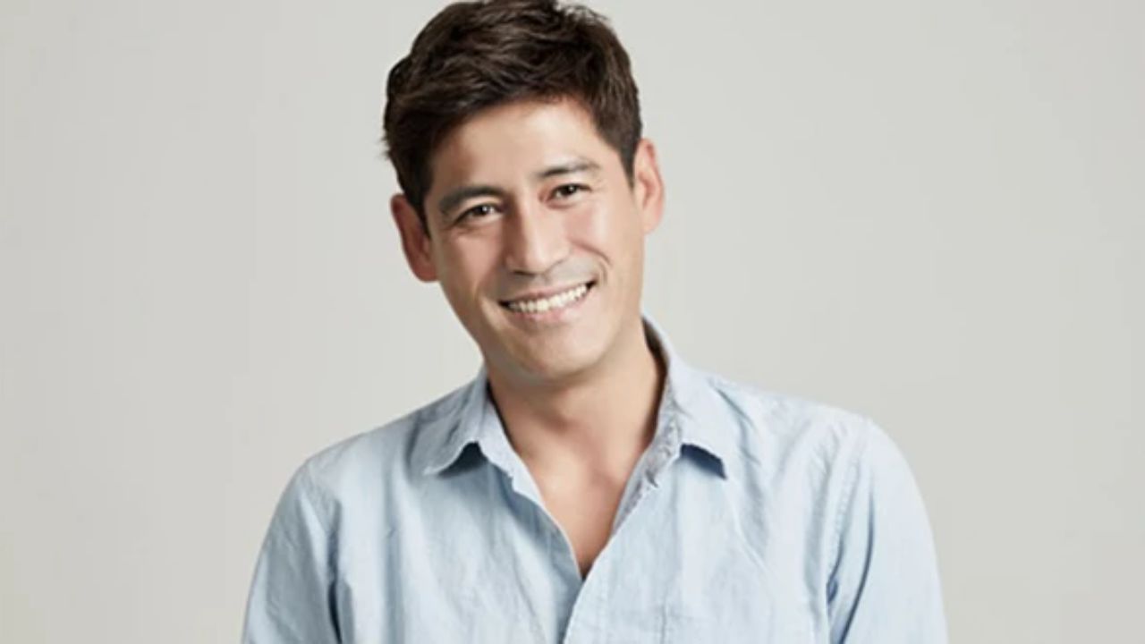 Lee Hyung-Chul has appeared in TV shows and movies. celebsindepth.com