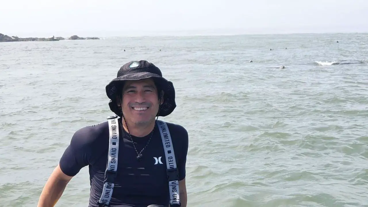 Lee Hyung-Chul appears as cast Han Sung- Jin in XO Kitty. celebsindepth.com