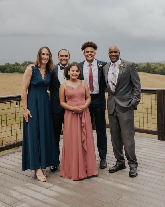 Ashton Daniels with his parents and siblings.