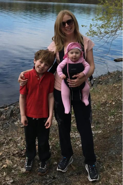 Becky Quick with her kids.