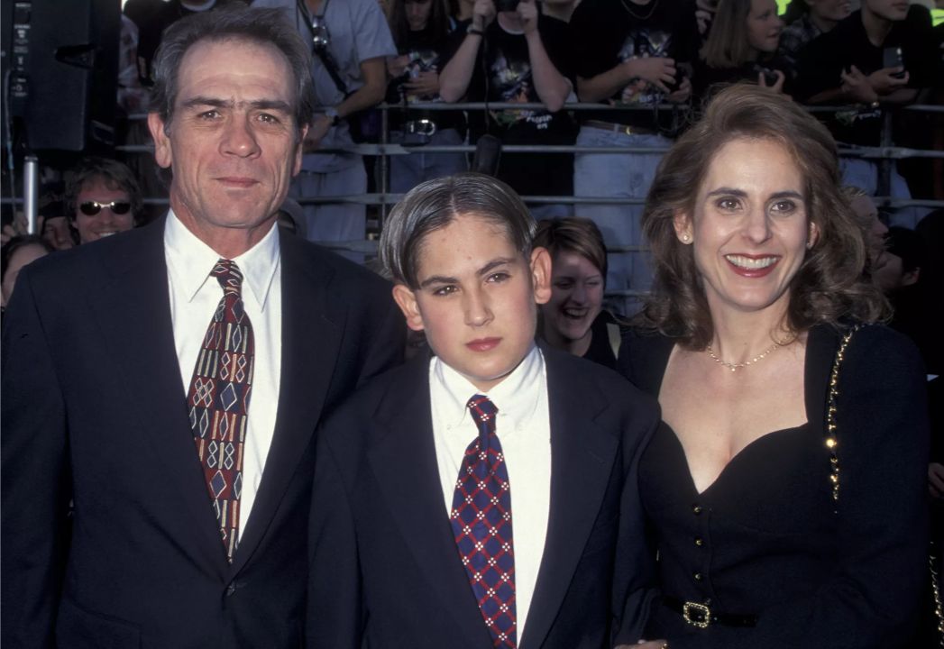 Tommy Lee Jones with his ex-wife and son.