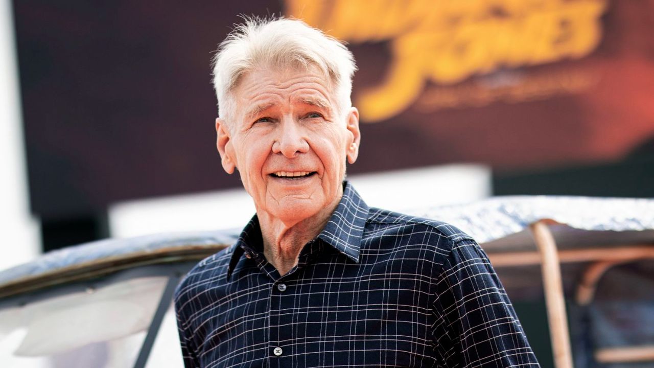 Harrison Ford's net worth is estimated at $300 million in 2026.
