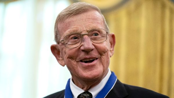 Lou Holtz’s Mysterious Cause of Death & Hospice, Explained
