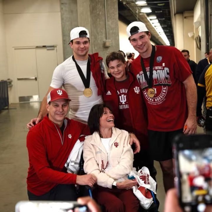 Fernando Mendoza with his family.