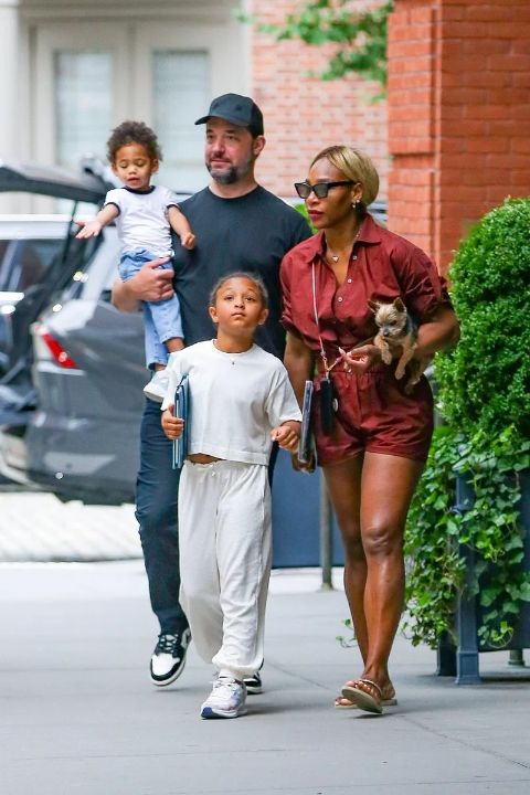 Serena Williams with her husband and kids.