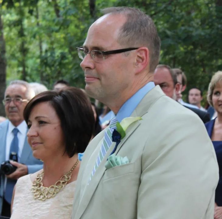 Ernie Johnson with his wife, Cheryl Johnson.