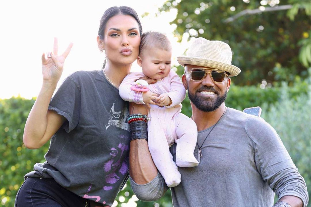 Shemar Moore with his ex-girlfriend and daughter.
