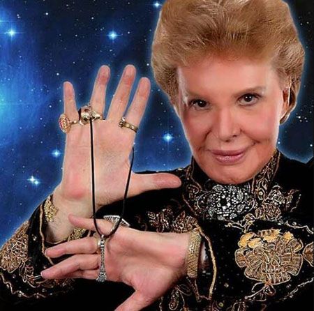 Walter Mercado Plastic Surgery seems to be real and the biggest suspect is his lips.