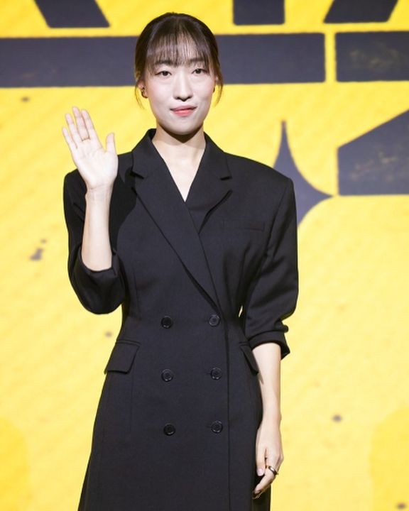 Lee Han Byul, a 33-year-old actress, plays the lead role in Mask Girl. celebsindepth.com