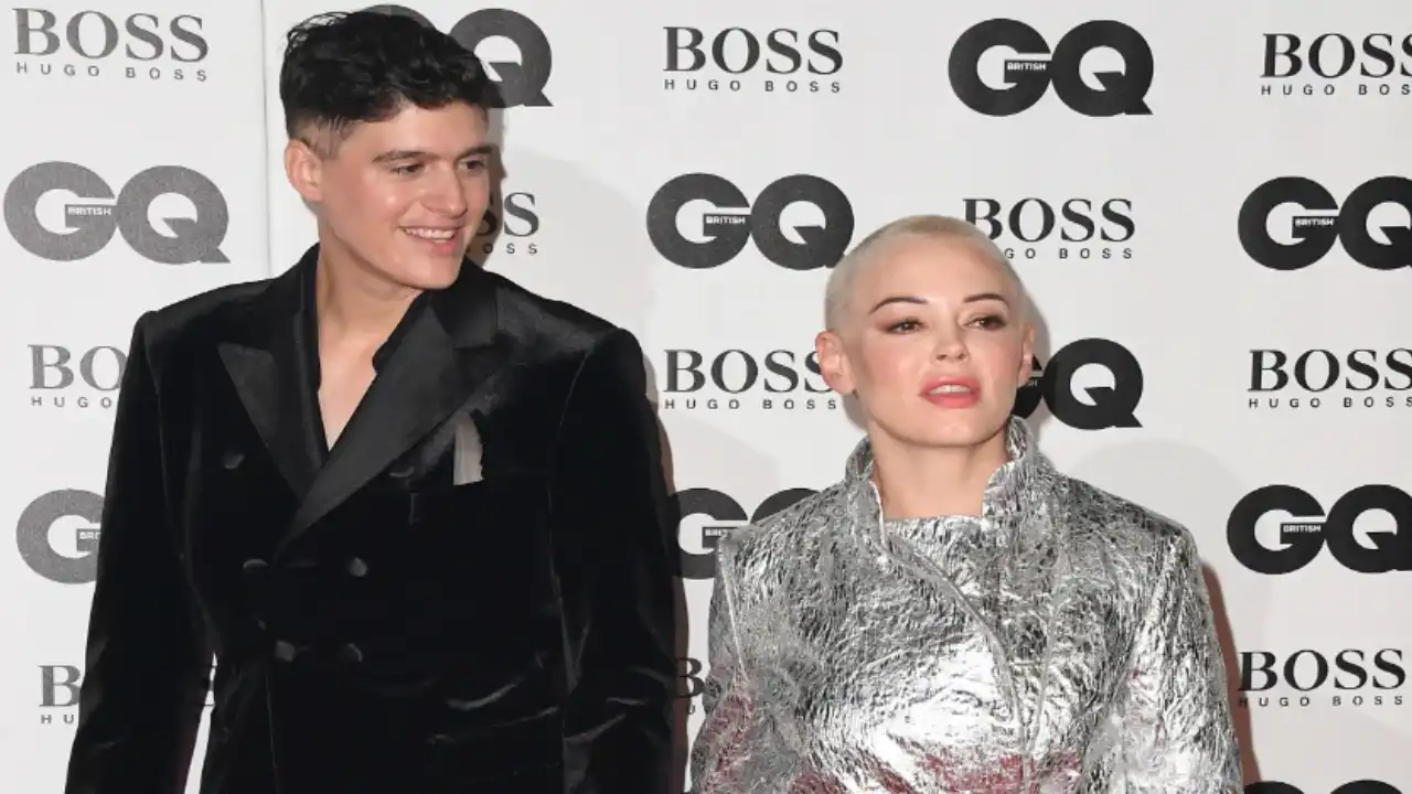  Rose McGowan wants to forget her relationship with her ex-boyfriend, Rain Dove. celebsindepth.com