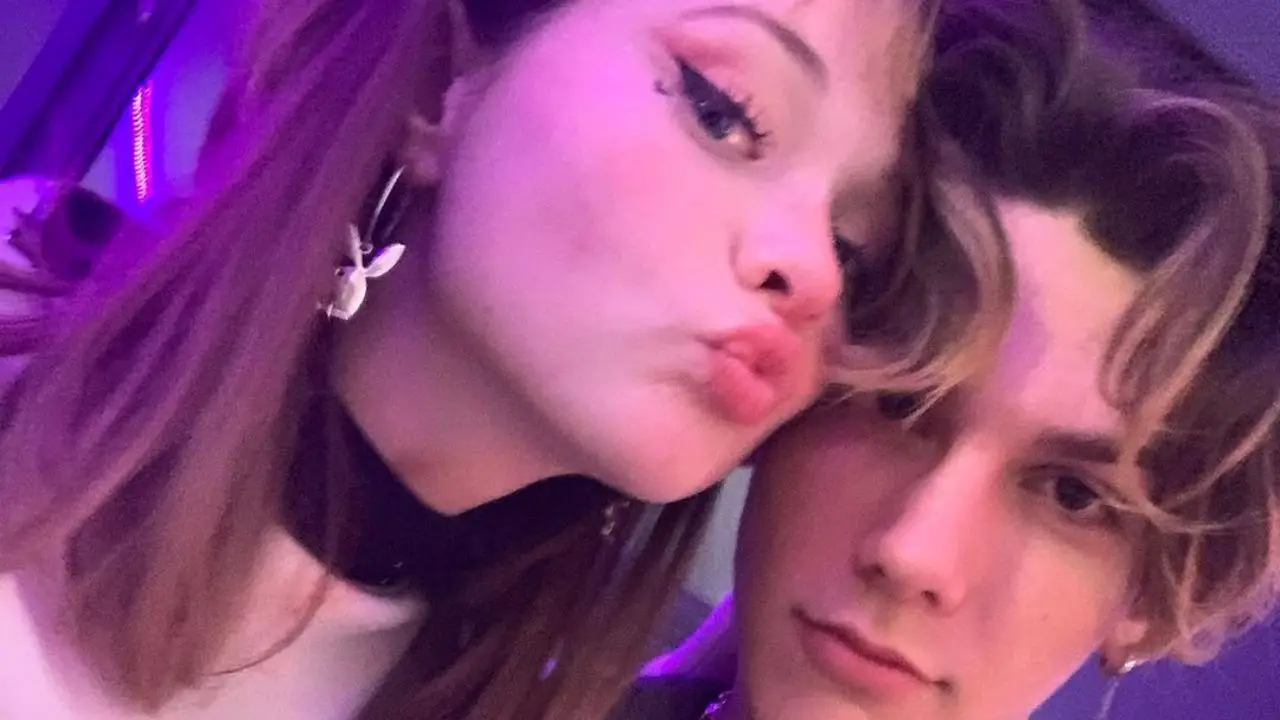 Zoe Colletti Boyfriend 2022: Is The 'Boo, B*tch' Cast Still Dating Nich ...