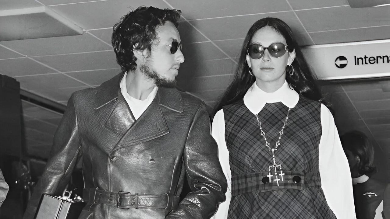 Bob Dylan with his first wife, Sara Lownds. The couple tied the knot on November 22, 1965. and they have four children together.