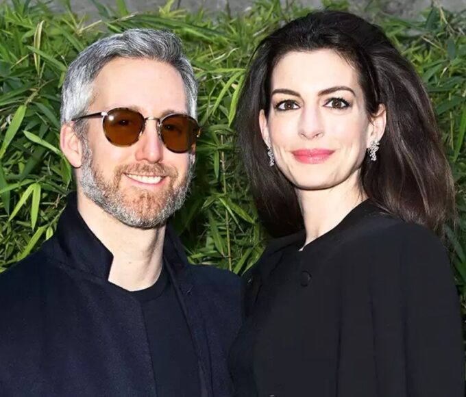 Anne Hathaway with her husband, Adam Shulman