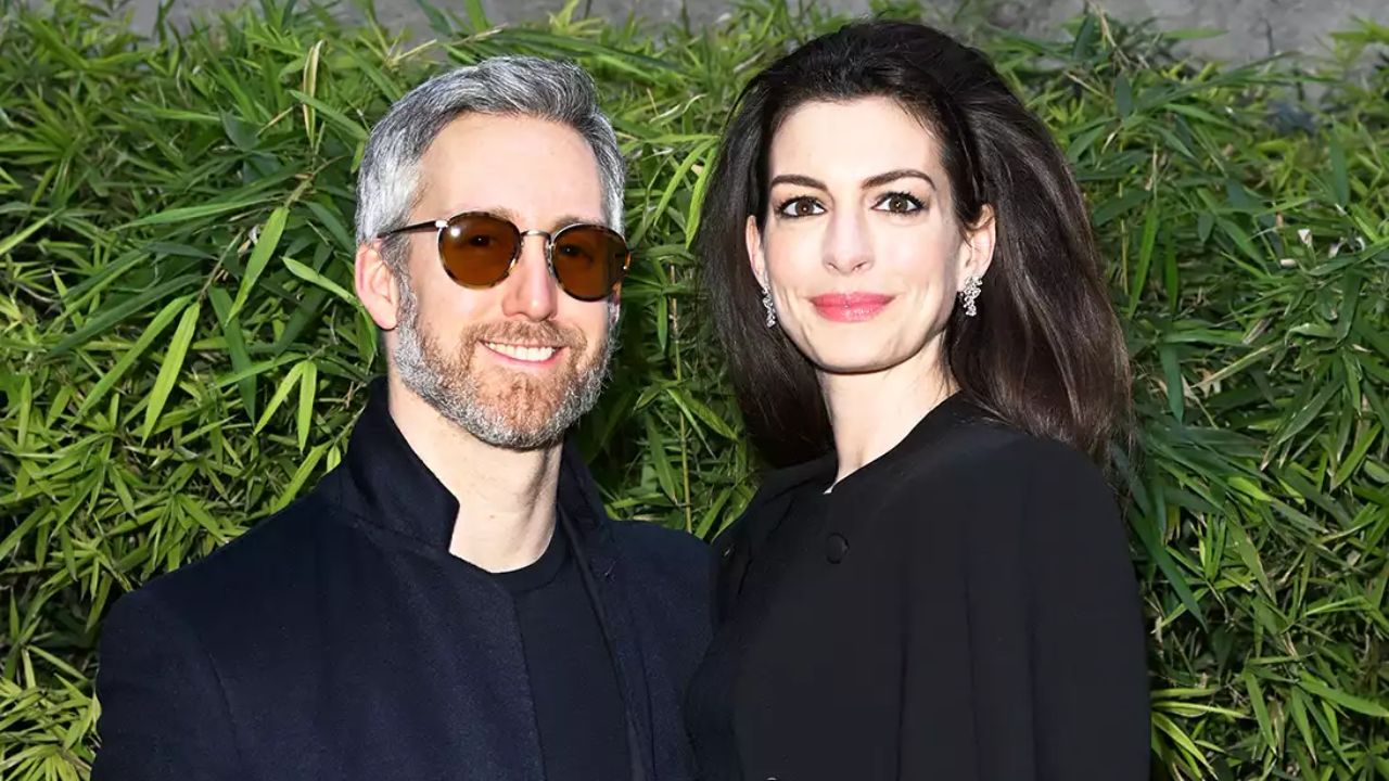 Anne Hathaway with her husband, Adam Shulman