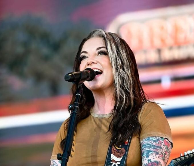 Does Ashley McBryde have a husband? Her Personal Life Explored.