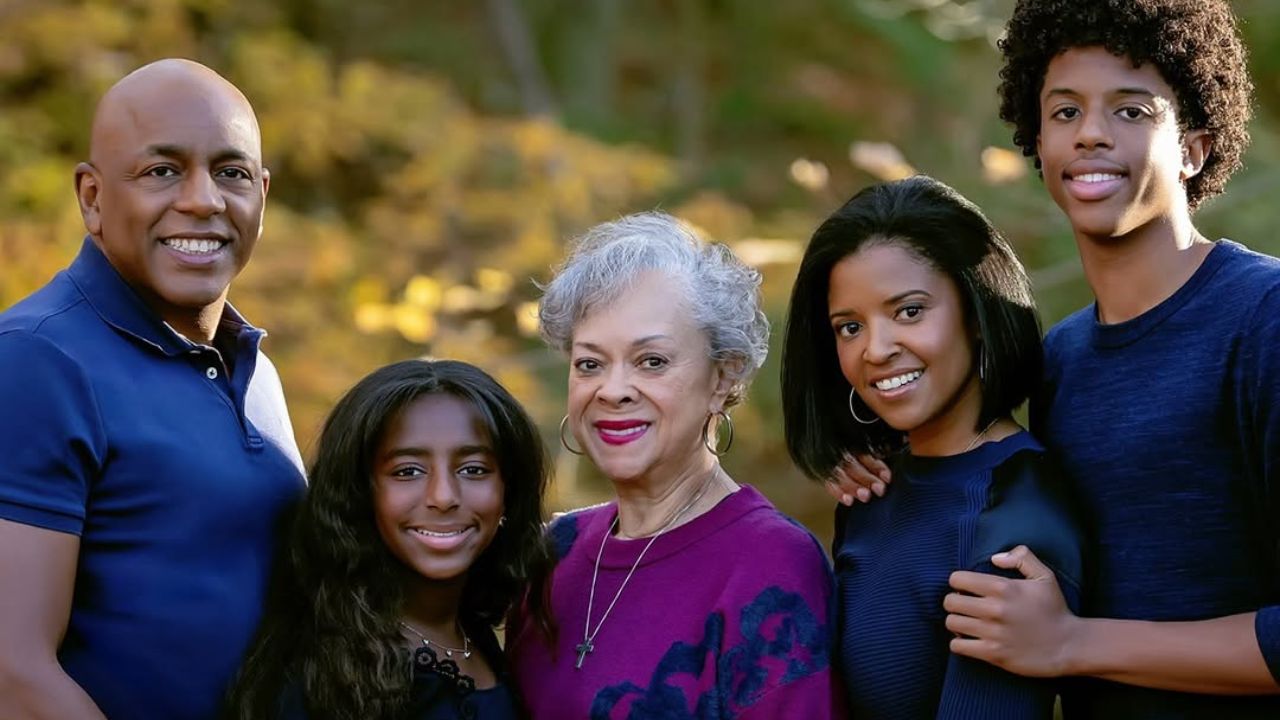 Renee Elise Goldsberry Husband: Marriage with Alexis (2025)