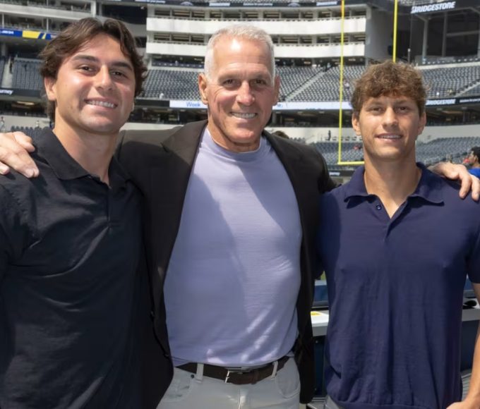 Mel Owens' Kids: Names and Ages of His Children (2 Sons)